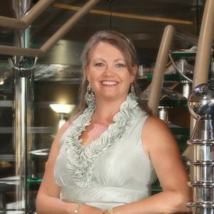 Meet your Posher, Connie